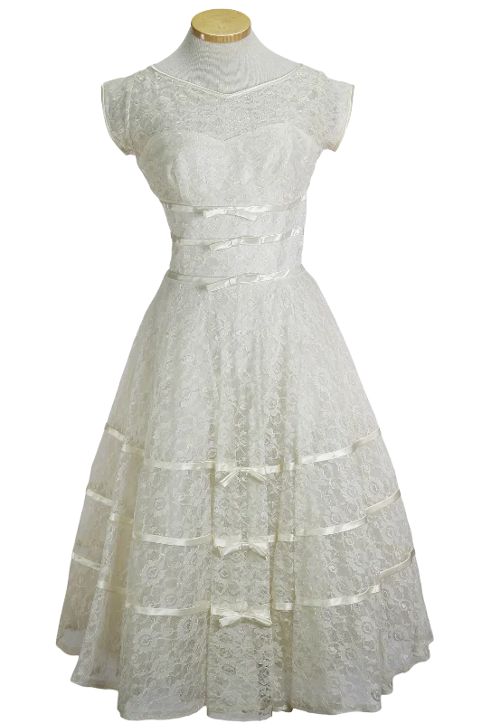 1950s Kerrybrooke Wedding Dress          w27