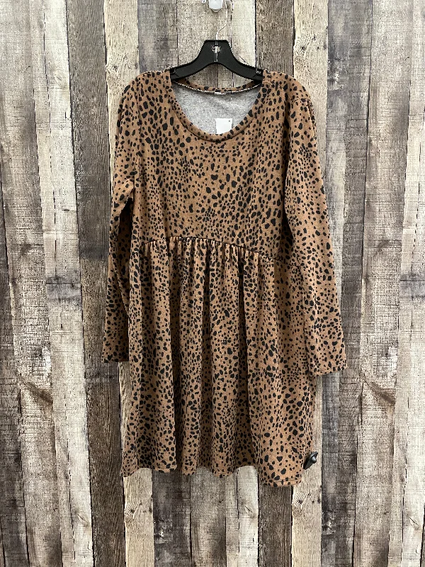 Dress Casual Short By Cmf In Animal Print, Size: L